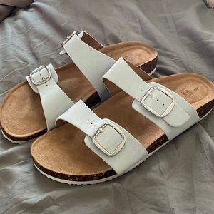 Time and tru Size 9 sandals